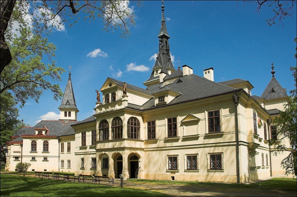 zámek Josefa Hlávky v Lužanech